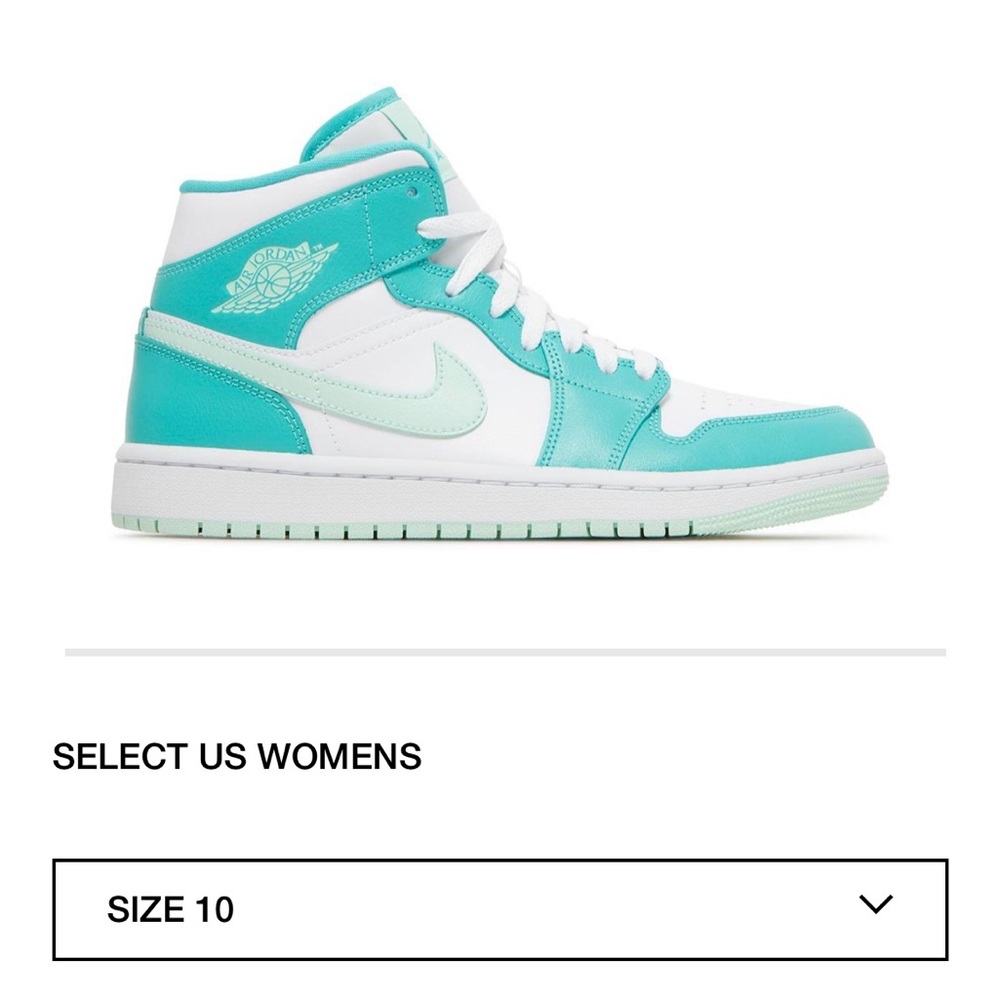 WMNS AIR JORDAN 1 MID
'MARINE GREEN' GENTLY USED